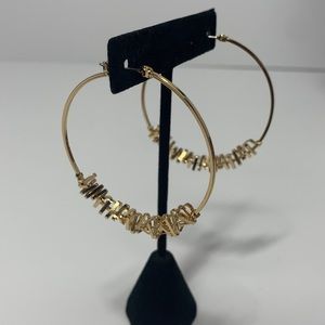 Nine West Womens Gold Tone Beyonce Selena Gomez Style Hoop Wife Gift Earrings A4